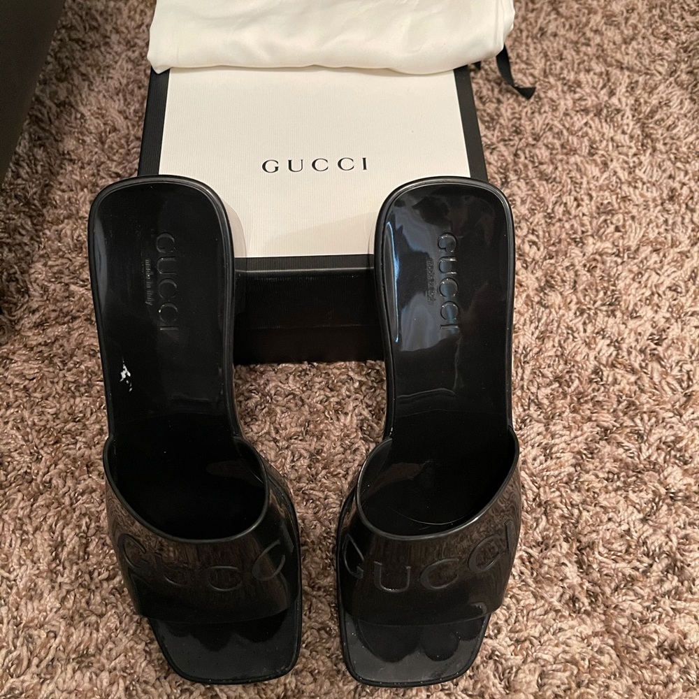 Gucci jelly sandals
